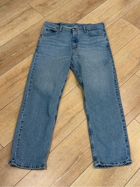 Wrangler Men's Light Blue Relaxed Straight Jeans